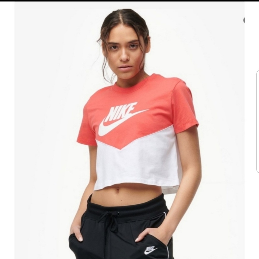 NWT Nike heritage crop top